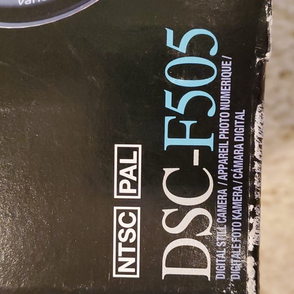 Sony DSC-F505 Digital Still Camera - Picture 3 of 9